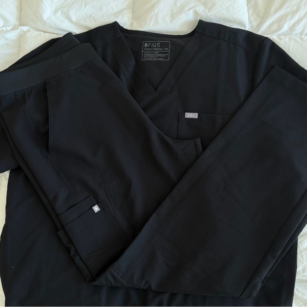 Figs Men's Charcoal Shirt and Pants Scubs Set